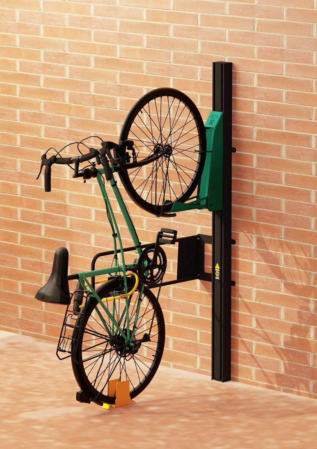 Feexti Vue Face avec Vélo Fond Brique 1 Feexti