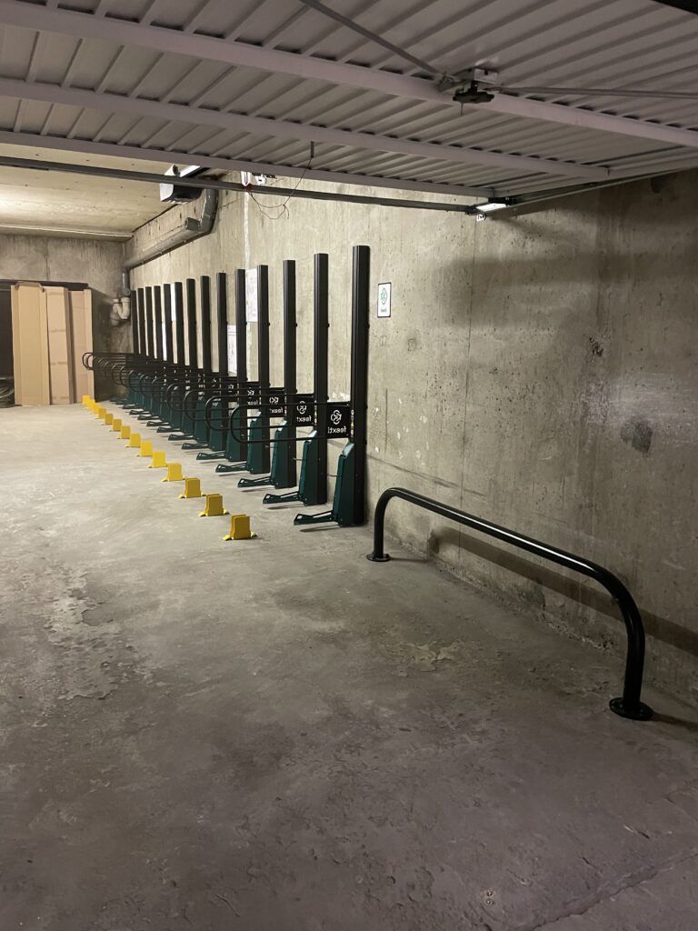 Projet Giboire Rennes : Un ancien garage voiture transformé en local mobilités douces optimisé 2 IMG 3740 1 Feexti