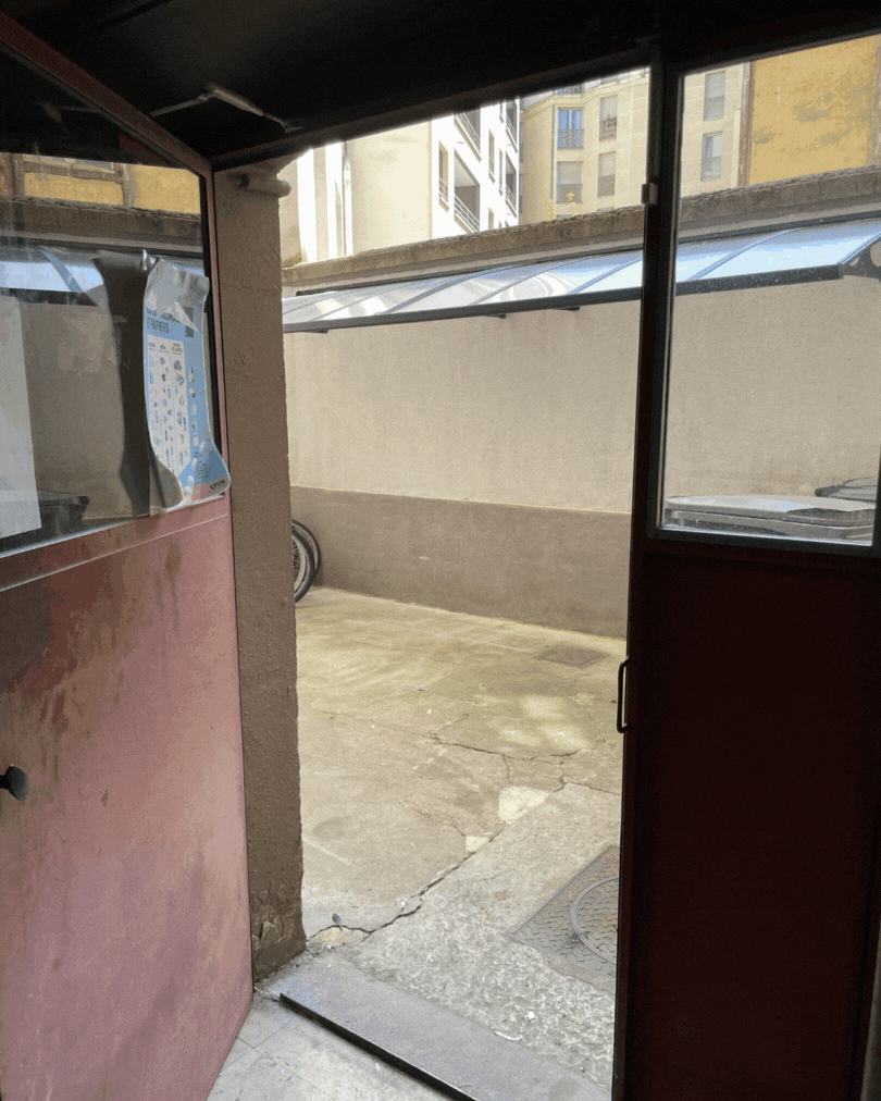 Copropriété & Alvéole+ : Un espace vélos sécurisé dans une cour exigüe 1 GIF Copropriété